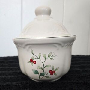 Pfaltzgraff Winterberry Sugar Bowl with Lid In Mint Condition